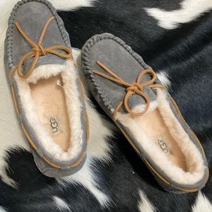 NWOT Ugg sheepskin slipper mocassins blue suede
